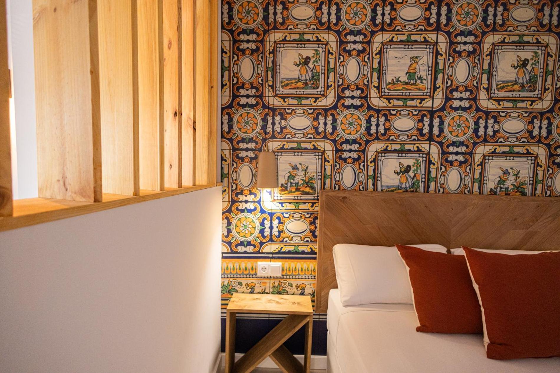 Florit Flats - Stylish Ceramic With Free Bicycles By The Joaquin Sorolla Station Apartment *